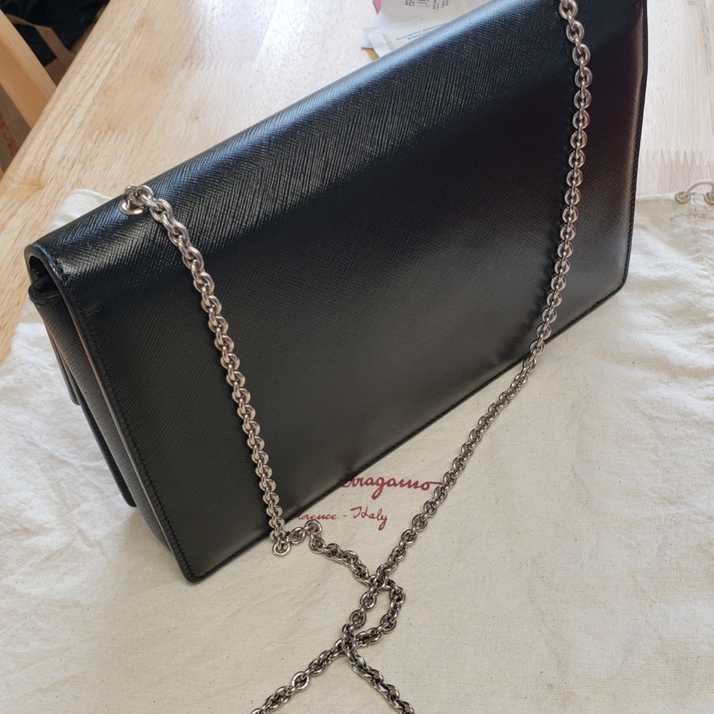 AUTH Salvatore Ferragamo Black Saffiano Vara Bag - Picture 3 of 16